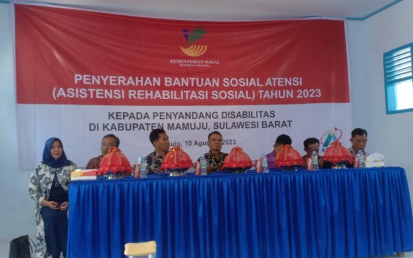 Penyerahan Bantuan Sosial Atensi (Asistensi Rehabilitasi Sosial) Tahun 2023