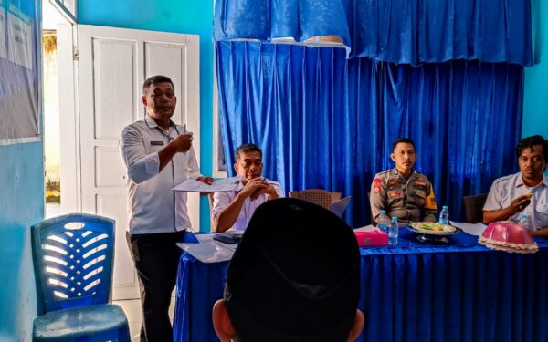 Pembinaan administrasi kelurahan dan laporan kelurahan di kelurahan karema