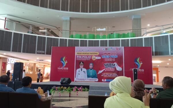 Sekretaris Camat Mamuju Menghadiri Pekan Imunisasi Nasional PIN Polio di Autrium Maleo Town Square