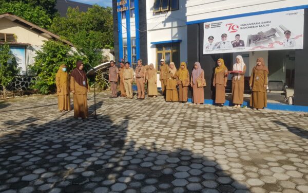 Upacara Gabungan 26 Agustus 2024 di kantor Kecamatan Mamuju