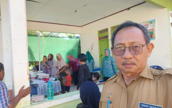 Camat Mamuju Hadiri Giat Ibu Gub Menyapa Posyandu di Desa Bambu