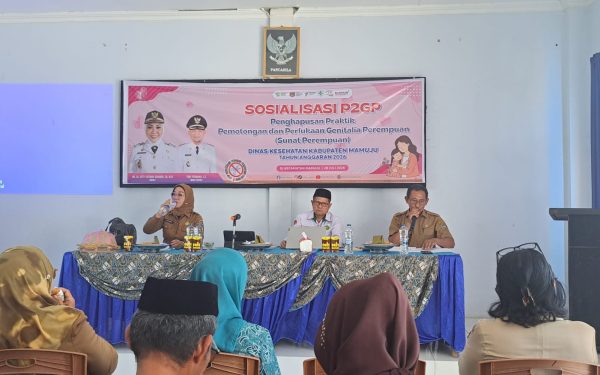 Sosialisasi P2GP tentang Penghapusan Praktik Pemotongan dan Perlukaan Genitalia Perempuan (Sunat Perempuan) Digelar di Aula Kantor Kecamatan Mamuju