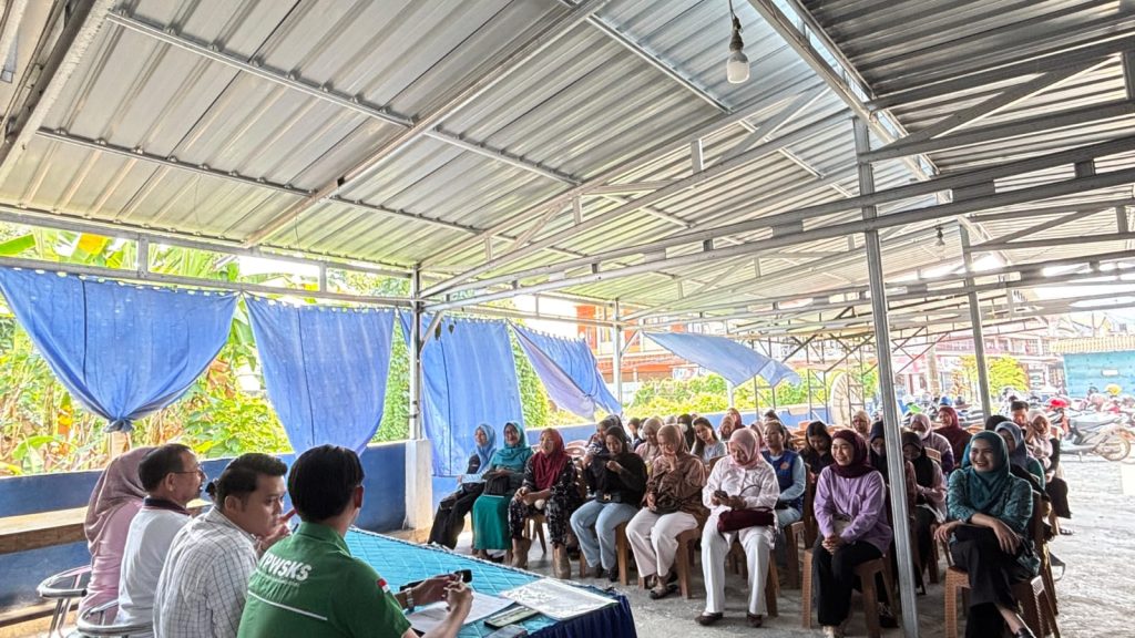 Sosialisasi Pemahaman Penyakit Degeneratif, Perawatan Reproduksi Wanita, dan Go Green